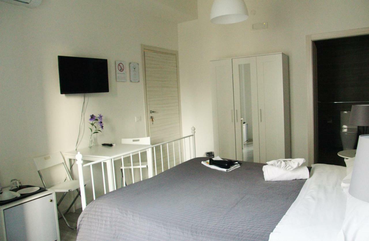 Del Toscano Home คาตาเนีย ภายนอก รูปภาพ