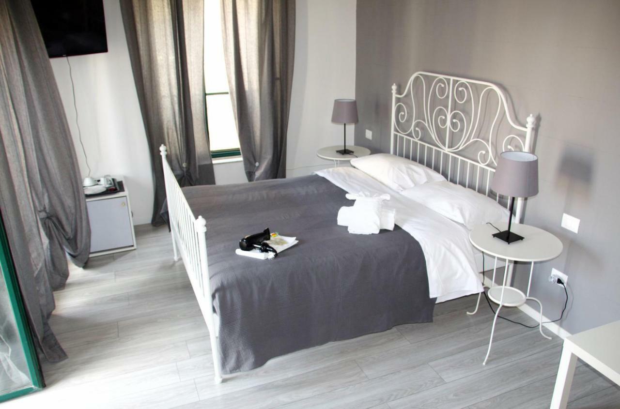 Del Toscano Home คาตาเนีย ภายนอก รูปภาพ