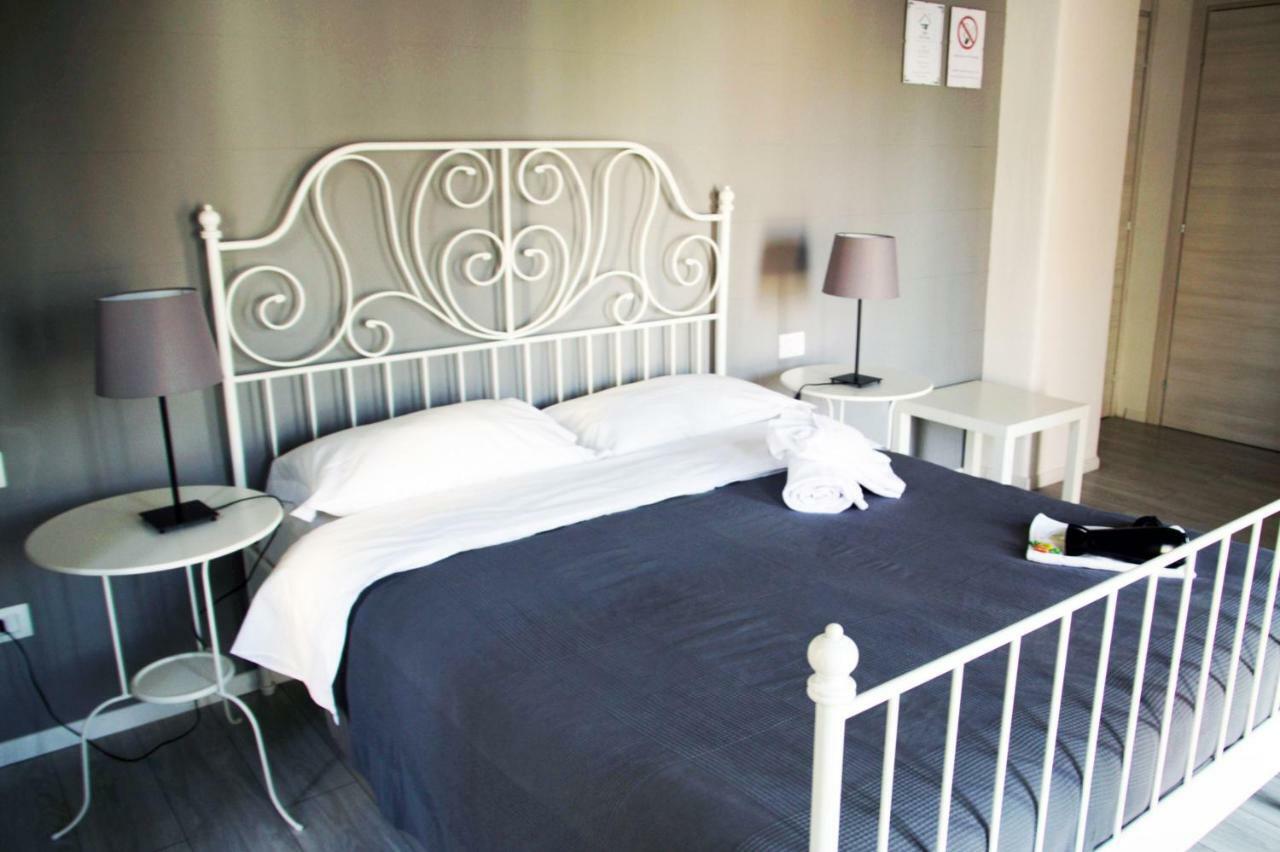 Del Toscano Home คาตาเนีย ภายนอก รูปภาพ